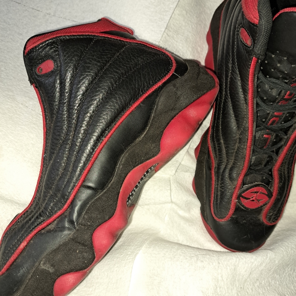 Jordan Size 10 men's high top athletic shoes